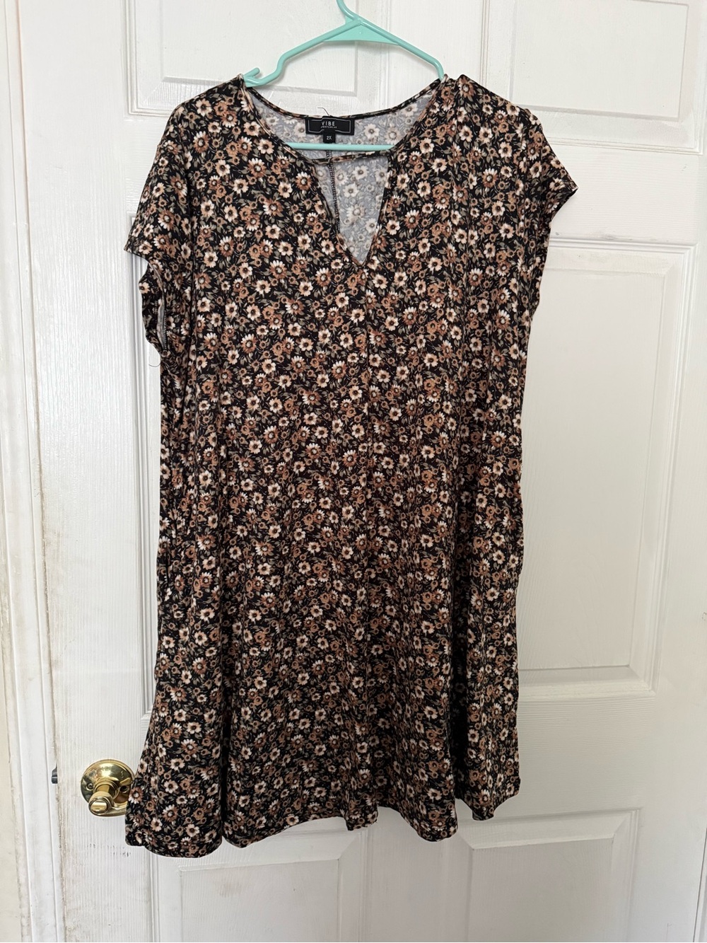 Vibe Brown Floral V-Neck Day Dress with Cream Daisies
